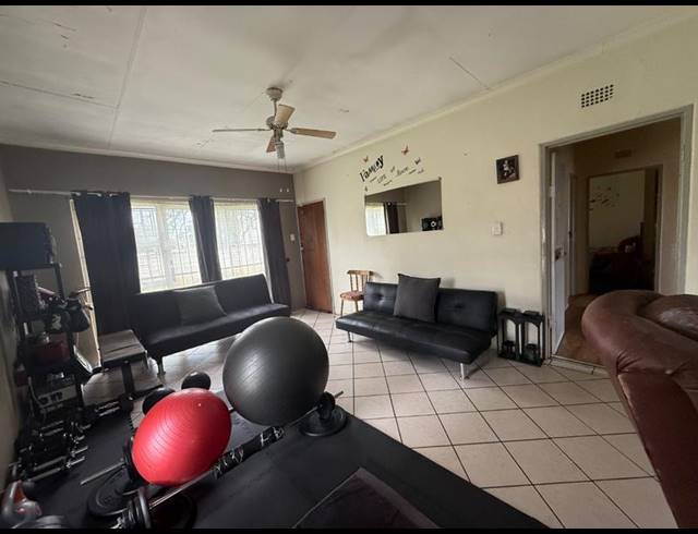 3 BEDROOM HOUSE FOR SALE IN VANDERBIJLPARK CW 3